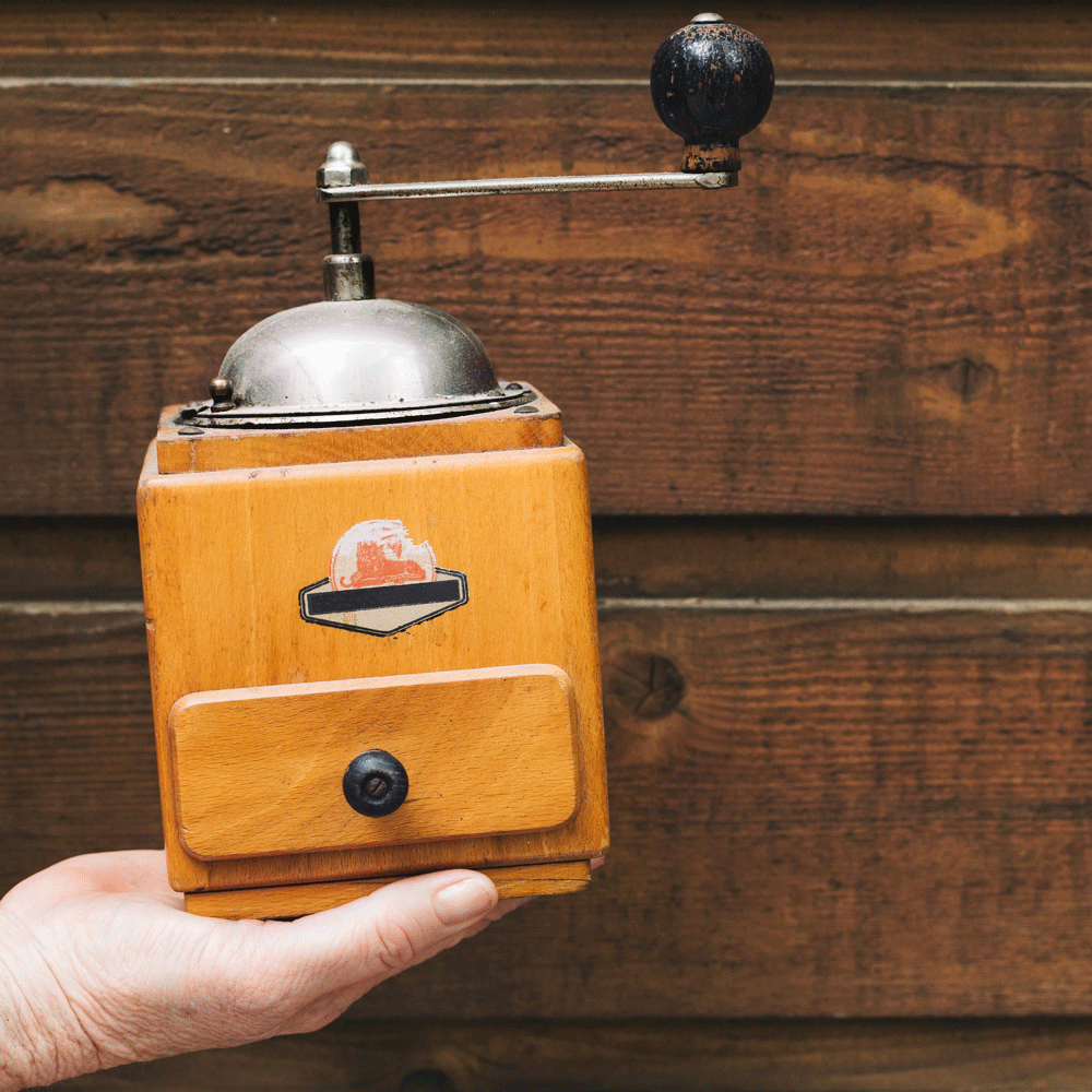 Romulus and Remus Coffee Blog - adjusting your coffee grinder